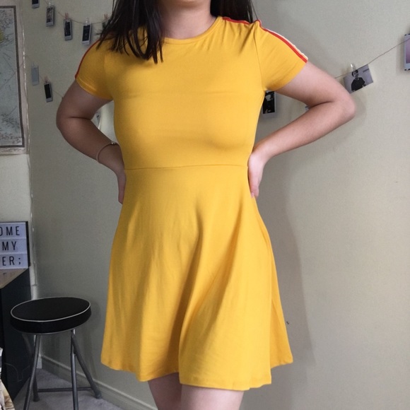 smooth yellow skater dress - Picture 1 of 3